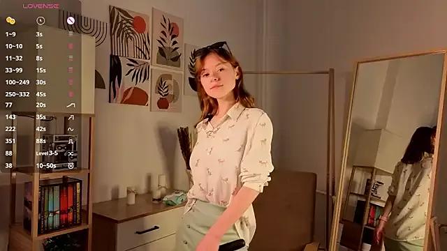 TiannaBorlace from StripChat is Freechat