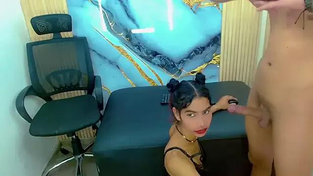 TifannyHott from StripChat is Freechat