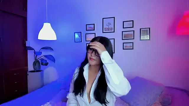 Tiffany_bloomm from StripChat