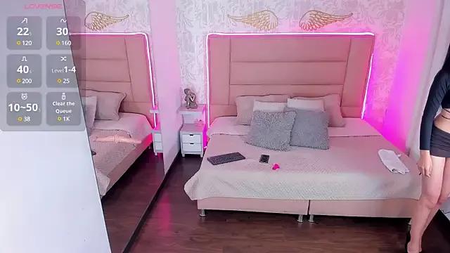 tiffany_wine from StripChat