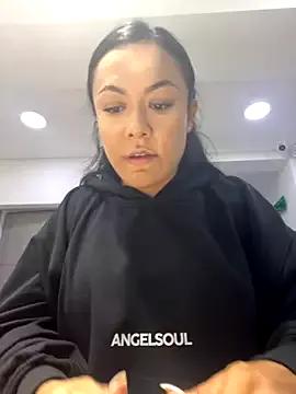 TiffanyyLam webcams show profile image 