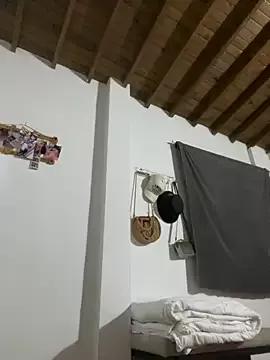 TiffanyyLam from StripChat