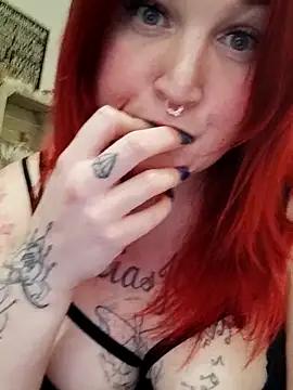 TiffiChantiT2 from StripChat