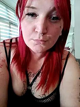 TiffiChantiT2 from StripChat