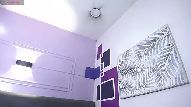 tiiny_emilly from StripChat