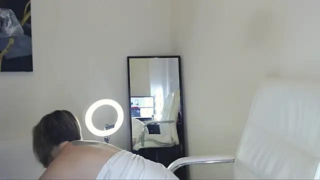 Tilly_Eliot from StripChat