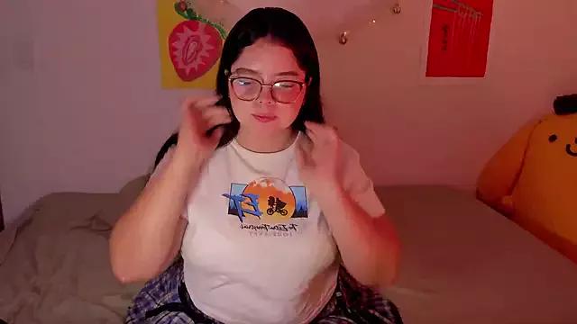 Tina_Blue from StripChat is Freechat