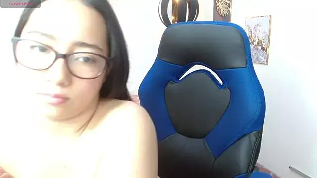 tinisweet from StripChat