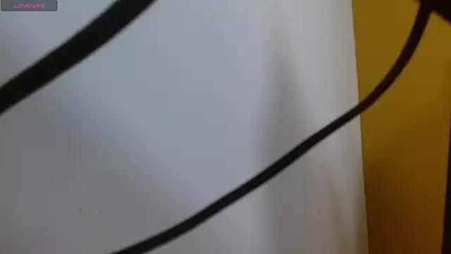tinisweet from StripChat