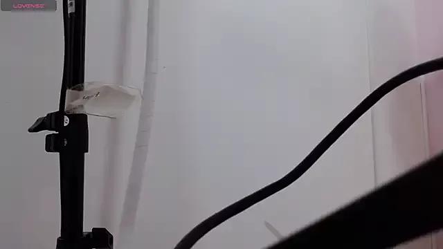 tinisweet from StripChat