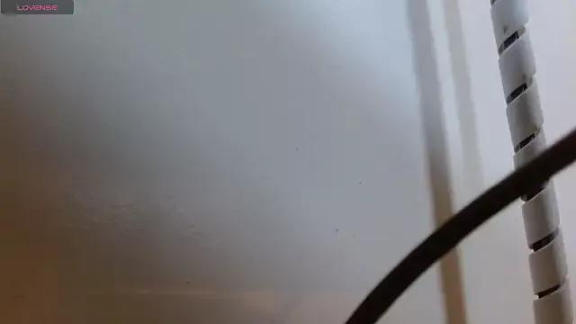 tinisweet from StripChat