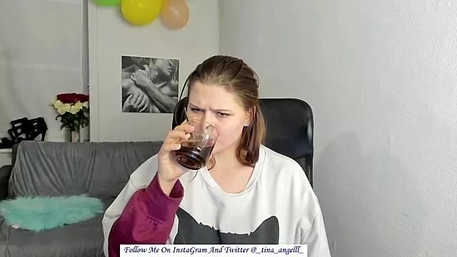 TinniAngel from StripChat
