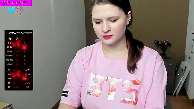 TinniAngel from StripChat