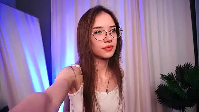 tinyanie from StripChat is Freechat