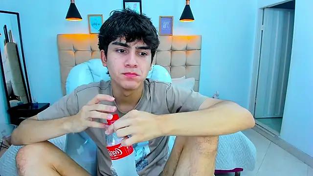 Tommy18__ from StripChat
