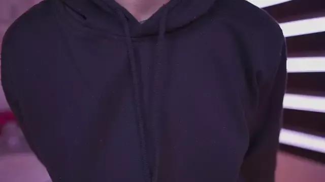 tommy_blue from StripChat