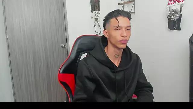 TommyGun_22 from StripChat