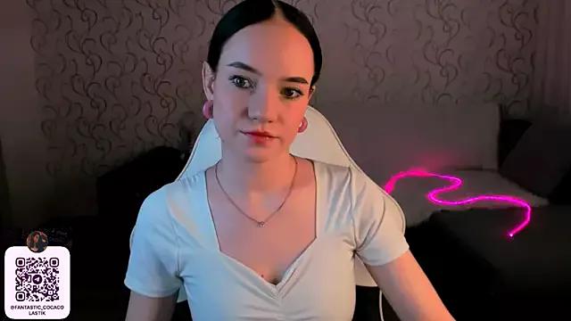 Toolaniaa webcams show profile image 