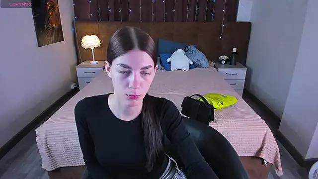 toooyour from StripChat