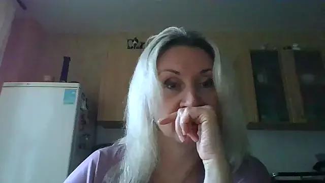 Tovelyn from StripChat is Freechat