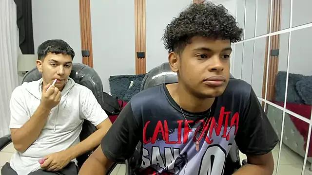 Travis_and_max from StripChat is Freechat