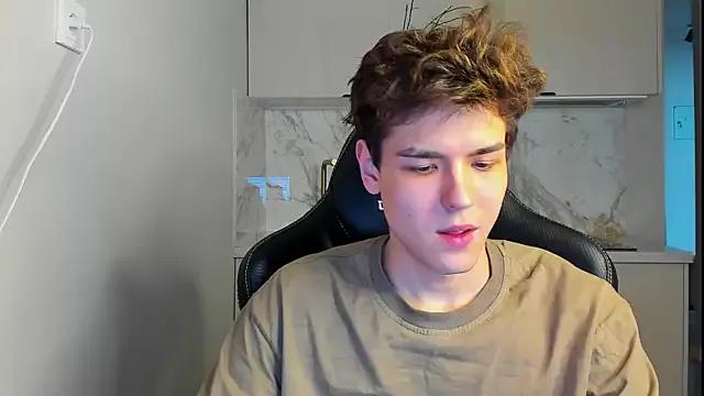 TravisRevas webcams show profile image 