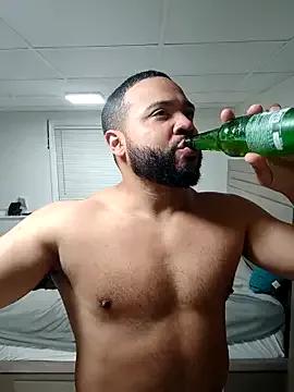 Photos of tripping385 from StripChat is Freechat