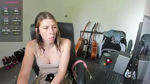 Ts-lucy-lux from StripChat is Freechat