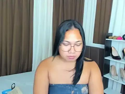TsUncutKaren webcams show profile image 