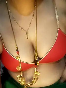 tuttifrutti17 from StripChat
