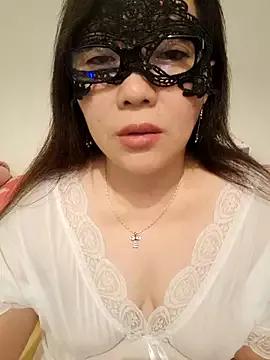 tw_lulu from StripChat is Freechat