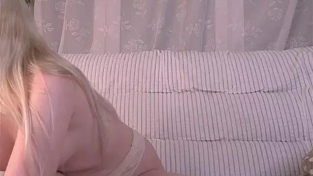 twinkiedust from StripChat is Freechat