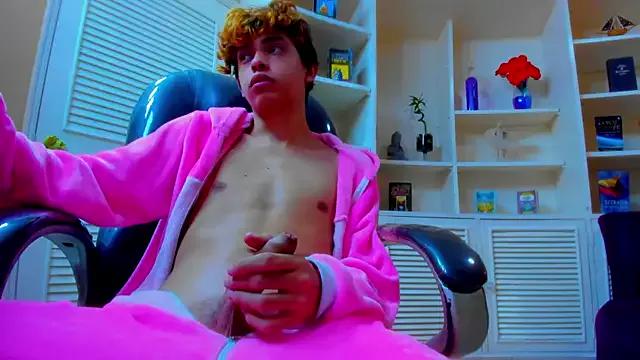 Twinkk_Guy from StripChat is Freechat