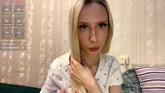 Twist_drip_blonde from StripChat is Freechat