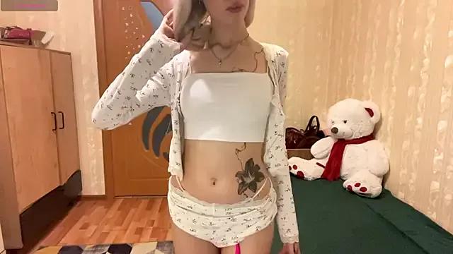 Twist_drip_blonde from StripChat is Freechat