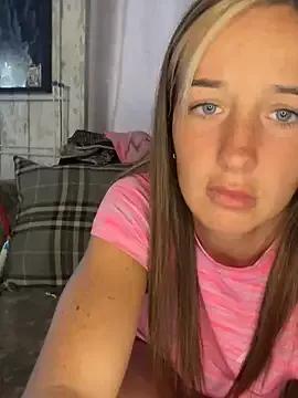 Twistedtwo77 from StripChat is Freechat