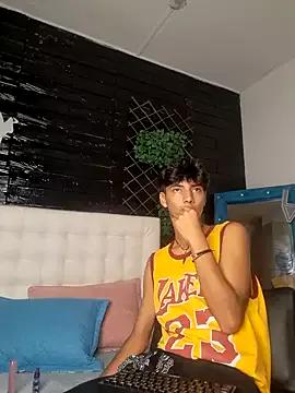 tyler_wolf1_ from StripChat is Freechat