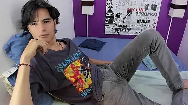 TylerMulber from StripChat is Freechat