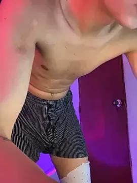 Tylernova webcams show profile image 