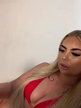 UKJuicyPrincess from StripChat