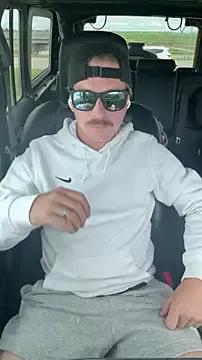 uncut_luke from StripChat is Freechat