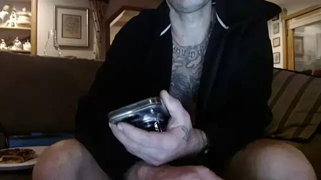 UnCuTupTheBuTT from StripChat