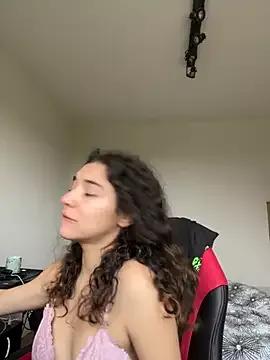 uniquerossie from StripChat is Freechat