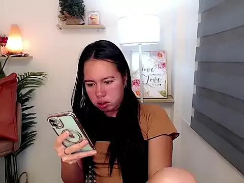 Ur_lovely_kim from StripChat is Freechat