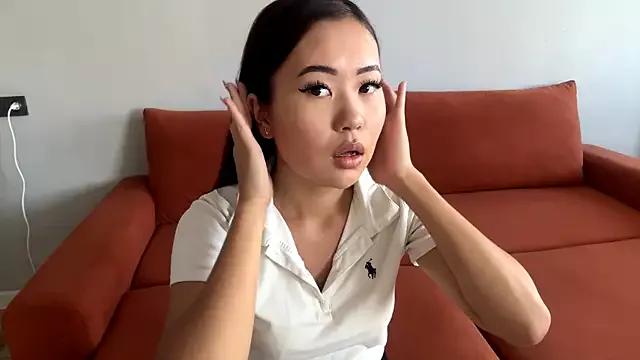 Ur_neighbor_Kira on StripChat