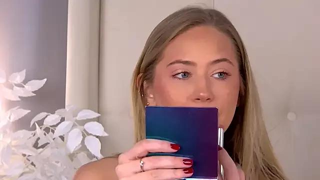 ur_wet_dreams__ from StripChat is Freechat