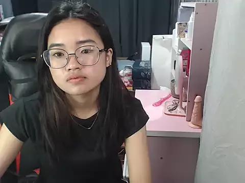 urhoneybunny25 from StripChat is Freechat
