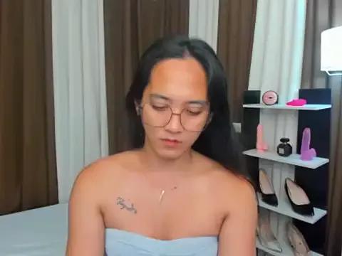 URHottestAngel from StripChat is Freechat