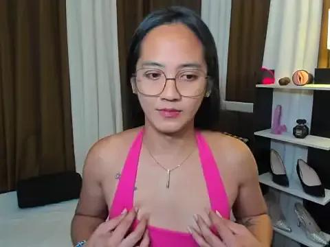 URHottestAngel from StripChat is Freechat