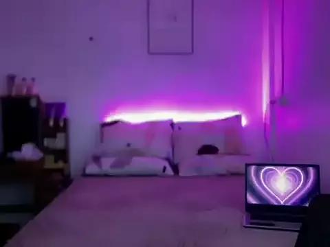 Urswtasian_chesca webcams show profile image 